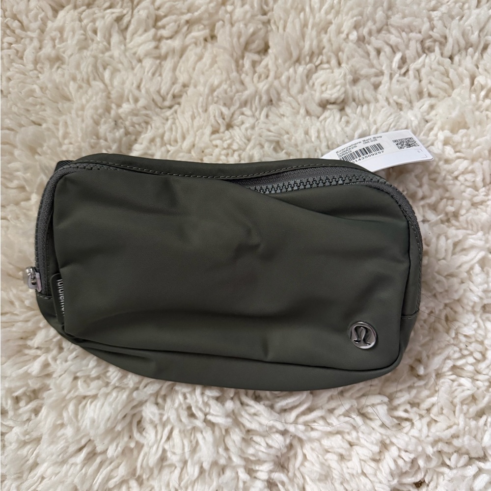 Lululemon Athletica Everywhere Belt Bag  in Army Green